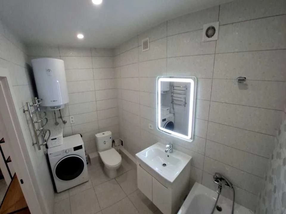 Apartment. Kharkiv, Poltava Shlyakh St., 184a k