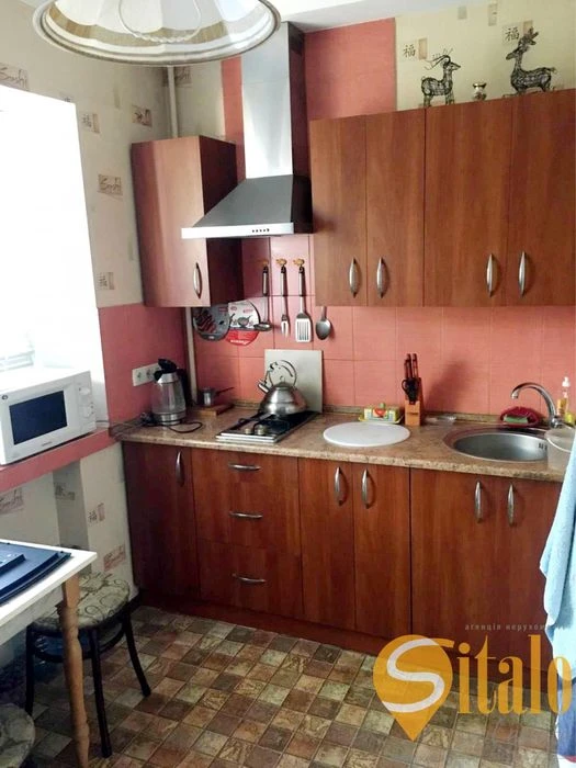 Продаж повнометражної 2-х кімн. квартири вул. Перемоги, райо