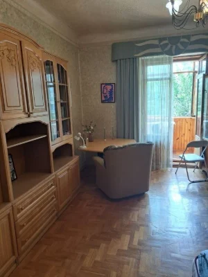 Sale of 3 rooms. "Stalinki" (+ 2 rooms on the 2nd floor). Donets