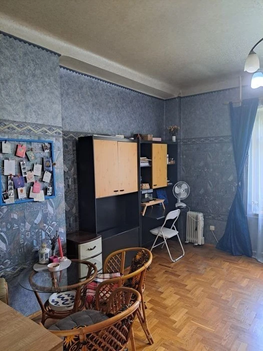 Sale of 3 rooms. "Stalinki" (+ 2 rooms on the 2nd floor). Donets