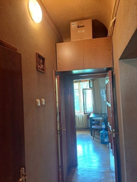 Sale of 3 rooms. "Stalinki" (+ 2 rooms on the 2nd floor). Donets