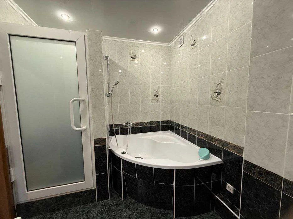 Продам велику 2к квартиру Перемога-6 Автономка газ Созидател