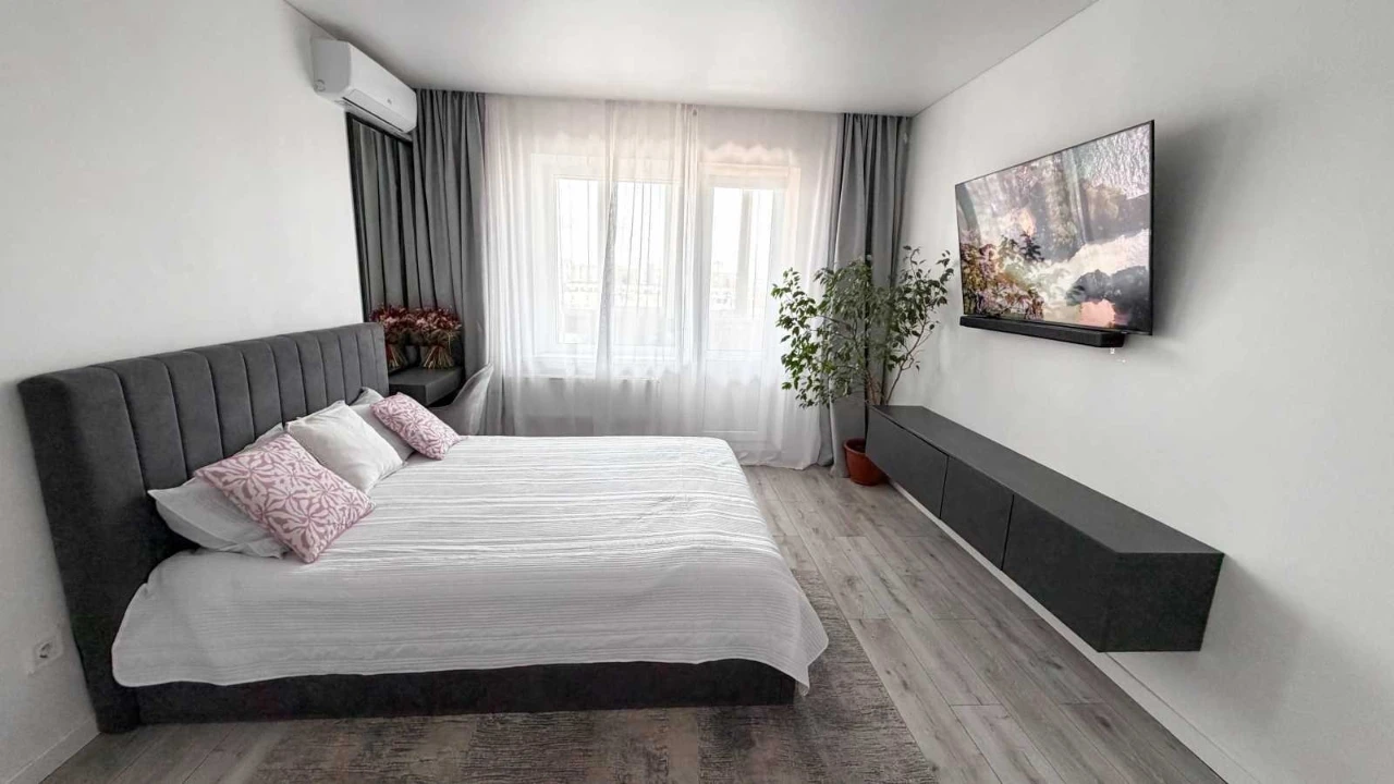 For sale 2-room apartment 53 m², Volodymyr Mayakovsky st.