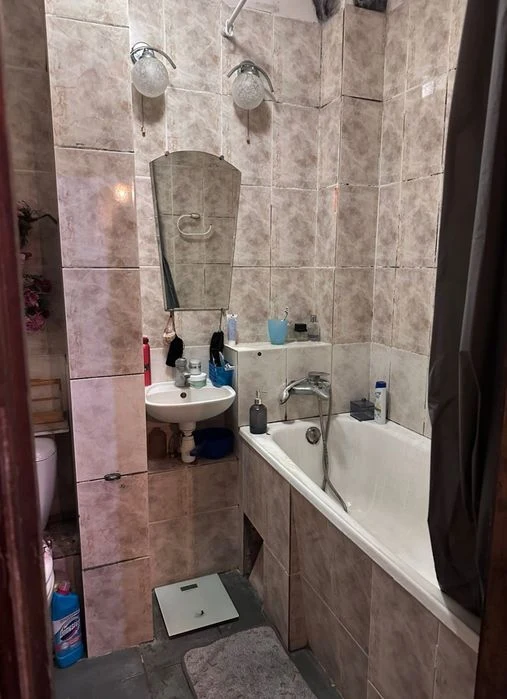 For sale 2-room apartment in Saltovka, 524th district, Shironintsev Street.