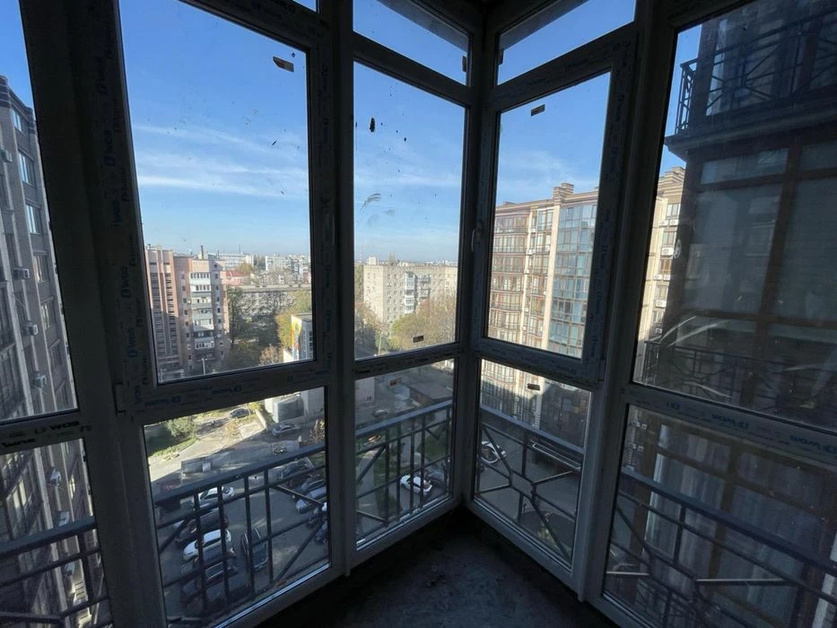 Продам 2ком 78м2+ кладовка 4м2. ЖК ул. Антоновича,36