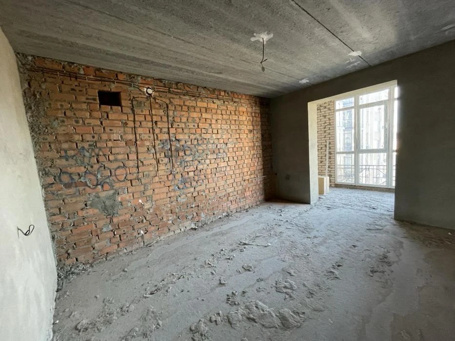 Продам 2ком 78м2+ кладовка 4м2. ЖК ул. Антоновича,36
