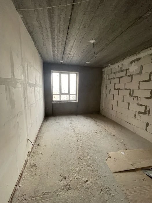 Продам 2ком 78м2+ кладовка 4м2. ЖК ул. Антоновича,36