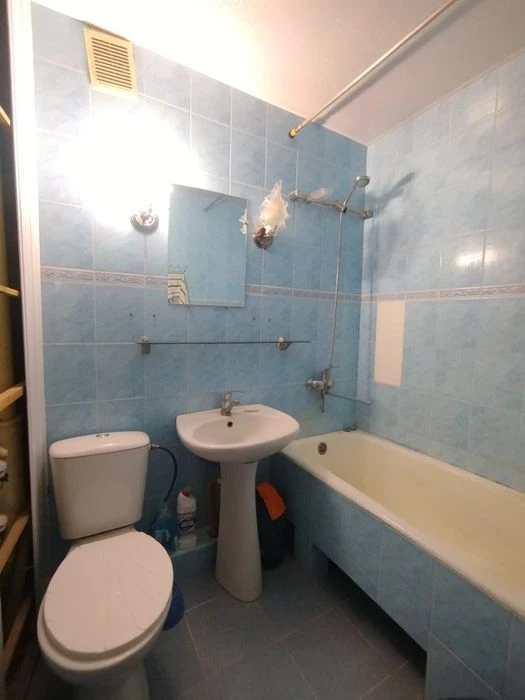 I am selling 1 apartment of 39 m2 in Saltivka cheaply.