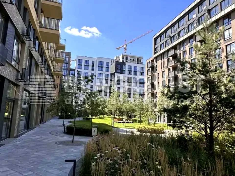 Квартира. Киев, Салютная ул., 2к