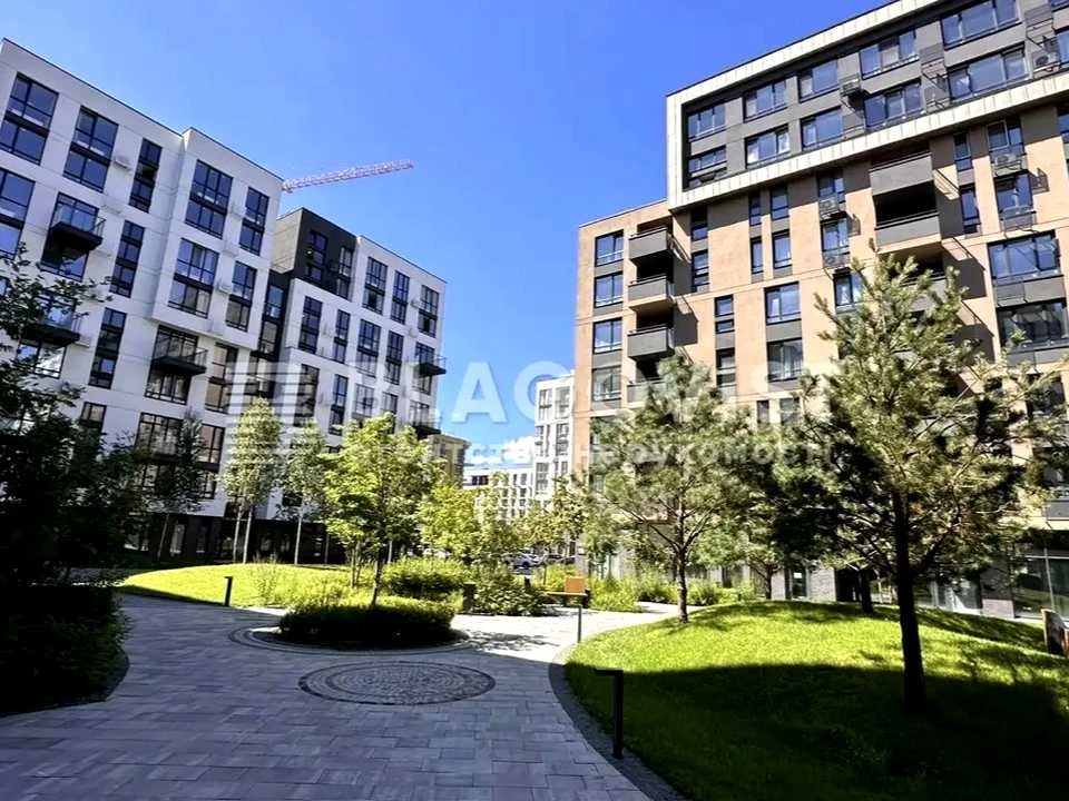 Квартира. Киев, Салютная ул., 2к