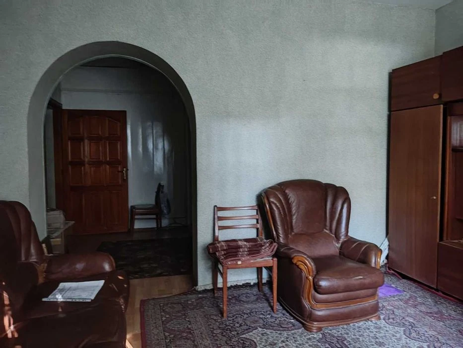 Продам 3 ком. кв.  Адмиральский пр-кт Судостроительная