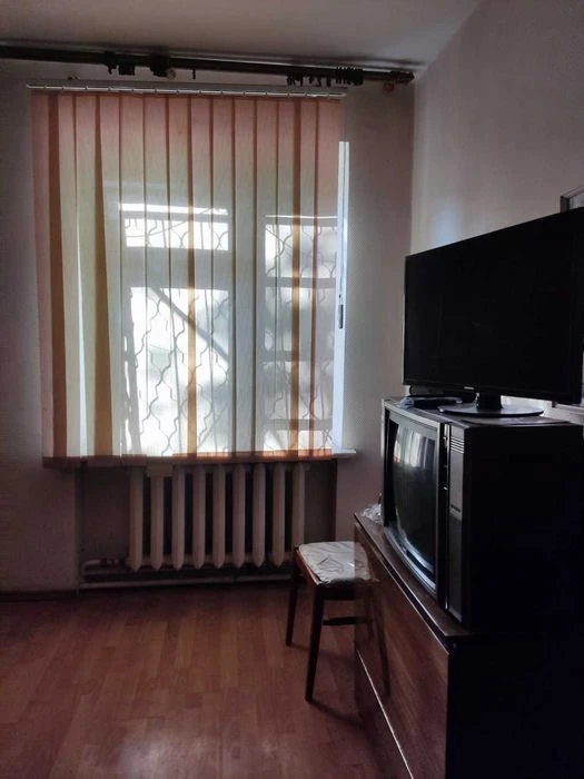 Продам 3 ком. кв.  Адмиральский пр-кт Судостроительная
