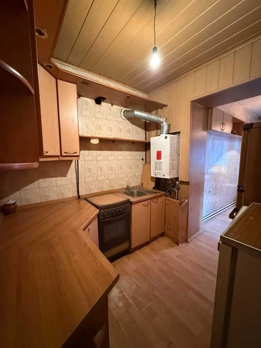 Продам 3 ком. кв.  Адмиральский пр-кт Судостроительная