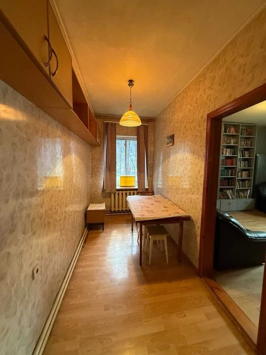 Продам 3 ком. кв.  Адмиральский пр-кт Судостроительная
