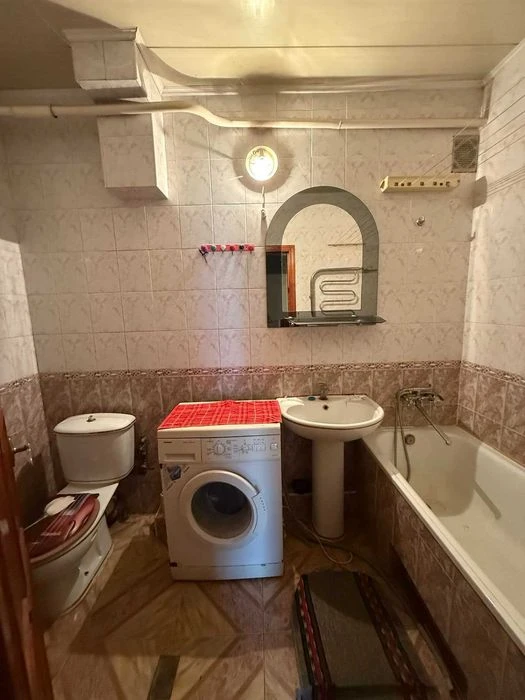 Продам 3 ком. кв.  Адмиральский пр-кт Судостроительная