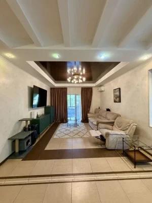 Sauvignon. House 370 sq.m. Repair. Furniture.