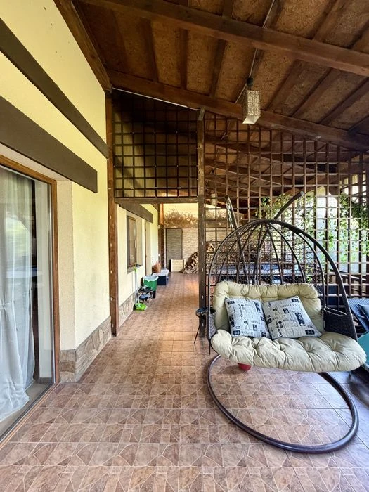Sauvignon. House 370 sq.m. Repair. Furniture.