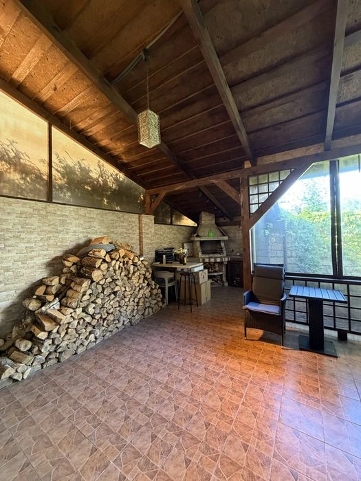 Sauvignon. House 370 sq.m. Repair. Furniture.