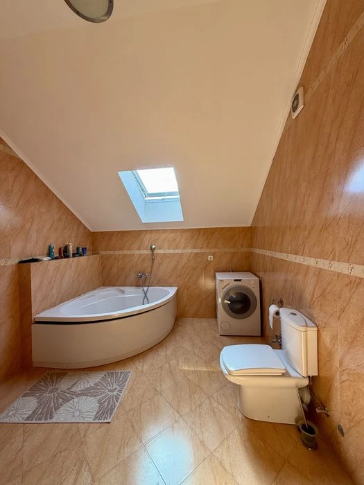 Sauvignon. House 370 sq.m. Repair. Furniture.