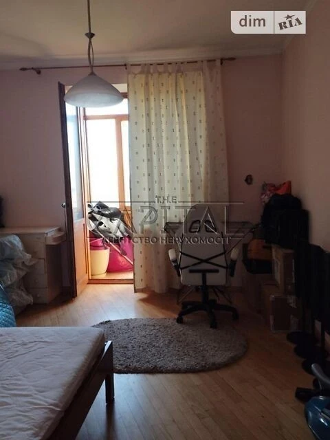 Продаж 4к квартири 93.8 кв. м на вул. Трьохсвятительська 9 •
