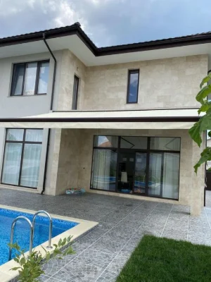 Sale of a house by the sea. Swimming pool Garage. Repair