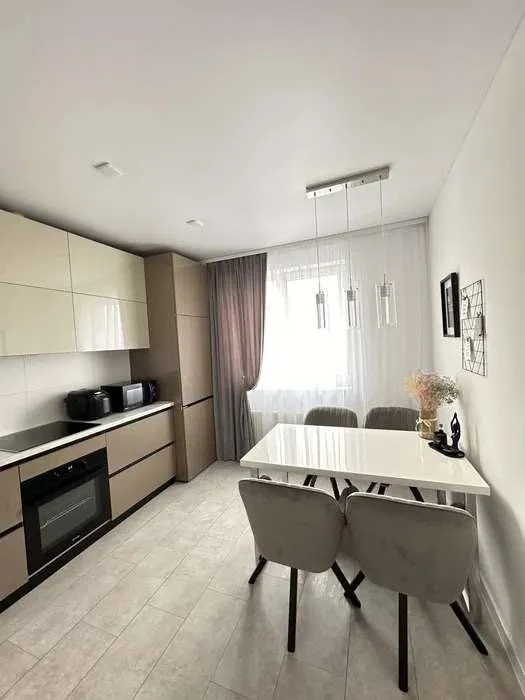 Продам срочно 2 комн. квартиру — ремонт, мебель, техника в п