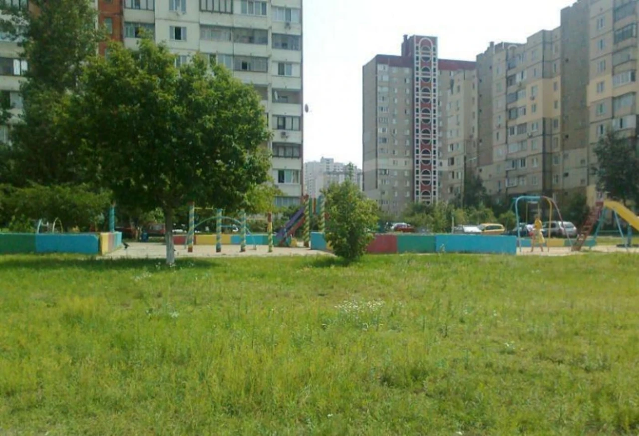 3-room apartment for sale 70 m², Serzh Lifarya St., 21/54