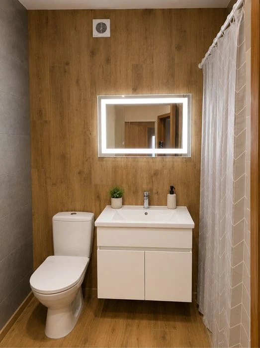 Stylish apartment with a walk-in closet for sale near the Akadem metro station.