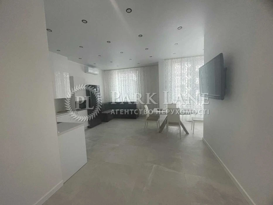 Crystal Park Tower residential complex/ Beresteyskyi Ave. (Peremohy Ave.
