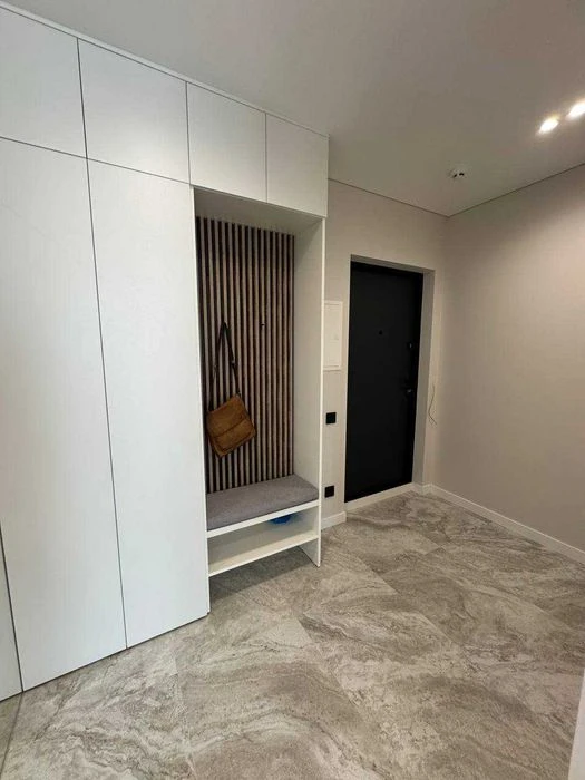 I am selling a one-room apartment in the Yuvan residential complex!