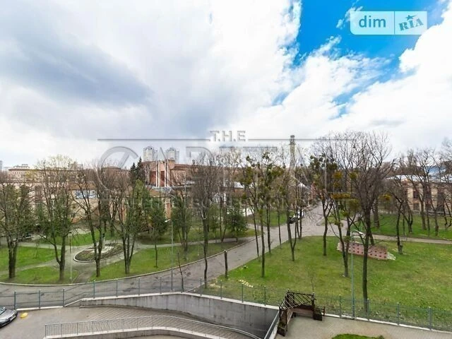 Продажа 3к квартиры 137 кв. м по пер. Берестейский 42 • Цены.