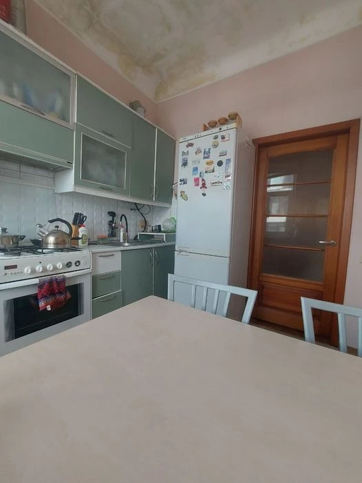 Продам 2-комн квартиру просп. Яворницкого , парк Глобы, ,