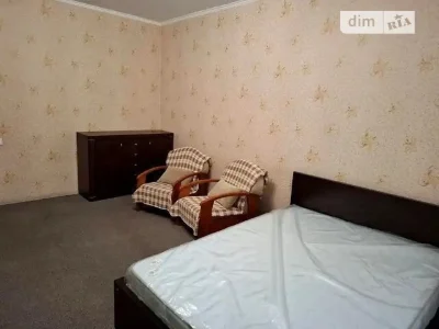 Продаж 1к квартири 42 кв. м на вул. Василя Верховинця 10 • I