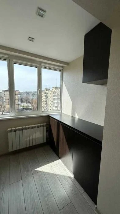 Продам 3 кімнатну квартиру ЖМ Перемога(Кодак) з якісним ремо