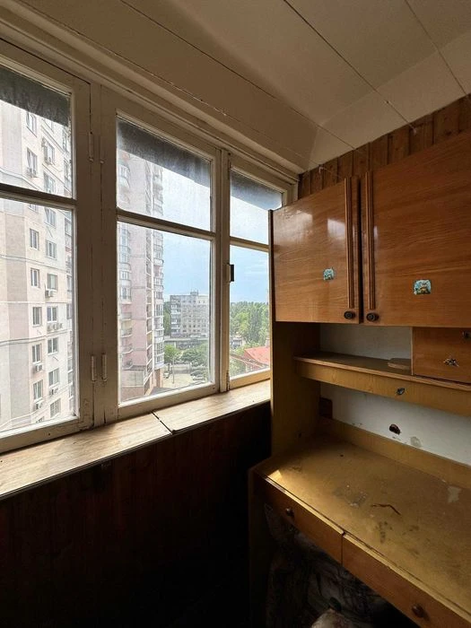 I will sell a spacious 3-room apartment. an apartment in a brick house on ul.