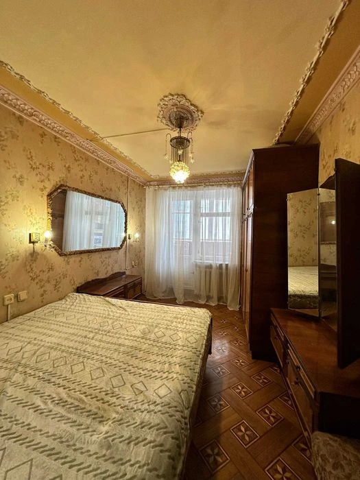 I will sell a spacious 3-room apartment. an apartment in a brick house on ul.