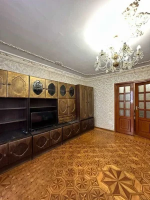 I will sell a spacious 3-room apartment. an apartment in a brick house on ul.