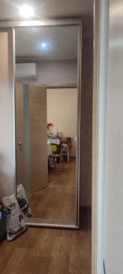 I will sell a house of 8 hundred, Yunost district