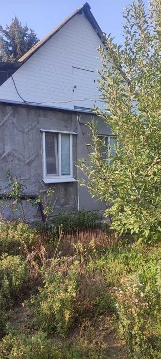 I will sell a house of 8 hundred, Yunost district