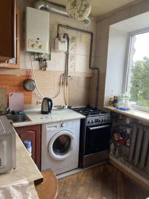 Продам 2х кімн кв Домбровського