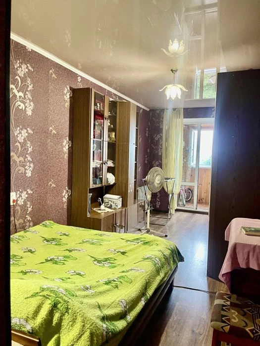Продам 2х кімн кв Домбровського