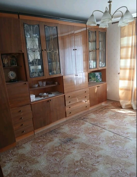 Мотель , продам простору двокімнатну квартиру.