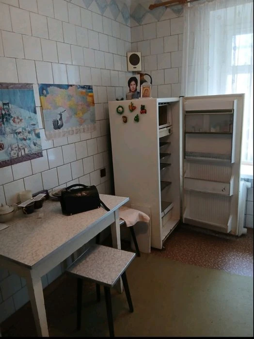 Мотель , продам простору двокімнатну квартиру.