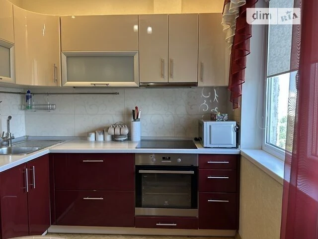 For sale 2-room apartment 55 sq. m. on Lyatoshynskogo St. 28 • ID 34