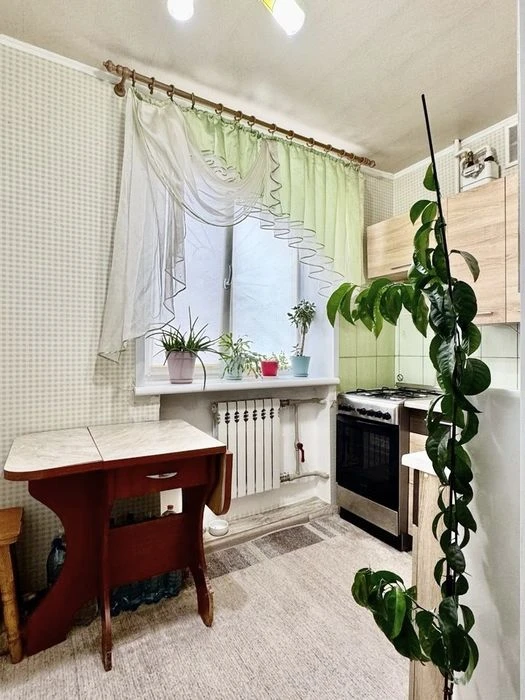 1-room apartment for sale, Pivnichny district, brick, renovated