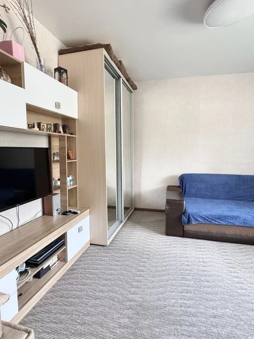 1-room apartment for sale, Pivnichny district, brick, renovated
