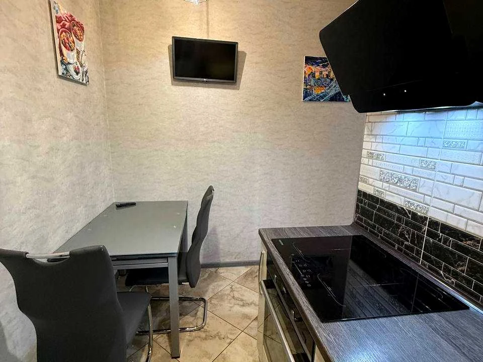 Apartment. Kharkiv, Dragomanova St.