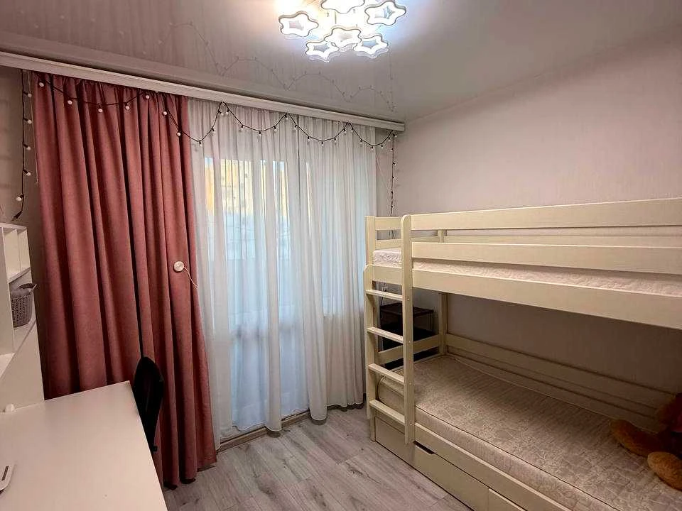 Apartment. Kharkiv, Dragomanova St.