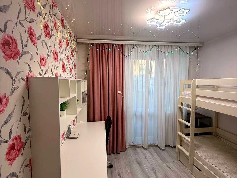 Apartment. Kharkiv, Dragomanova St.