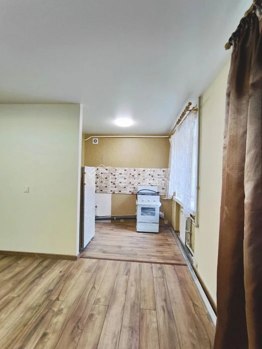Sale of 1-room apartment 31 m² with major renovation, 7 minutes from the Armiysk metro station